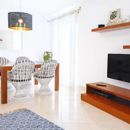 Avenue - Family-friendly T2 - Estacionamento Privado Quarteira