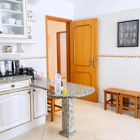 Avenue - Family-friendly T2 - Estacionamento Privado Quarteira
