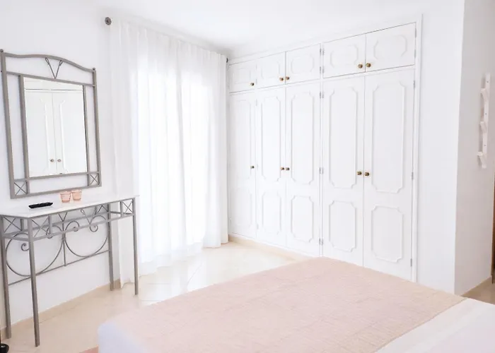 Avenue - Family-friendly T2 - Estacionamento Privado Apartmán