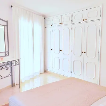 Apartment Avenue *