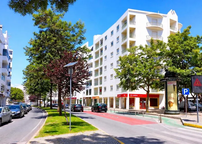 Avenue - Family-friendly T2 - Estacionamento Privado Апартаменты Картейра