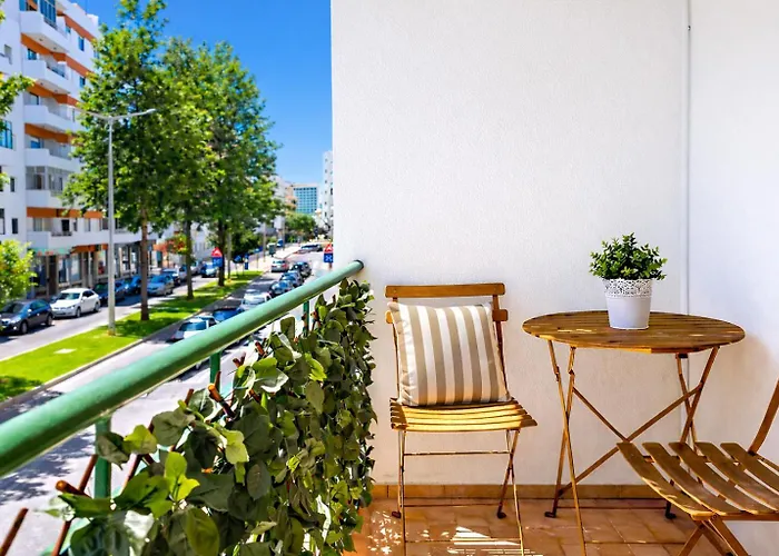 Avenue - Family-friendly T2 - Estacionamento Privado Appartement