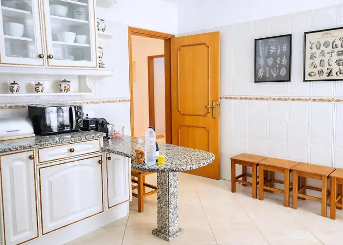 Avenue - Family-friendly T2 - Estacionamento Privado Quarteira